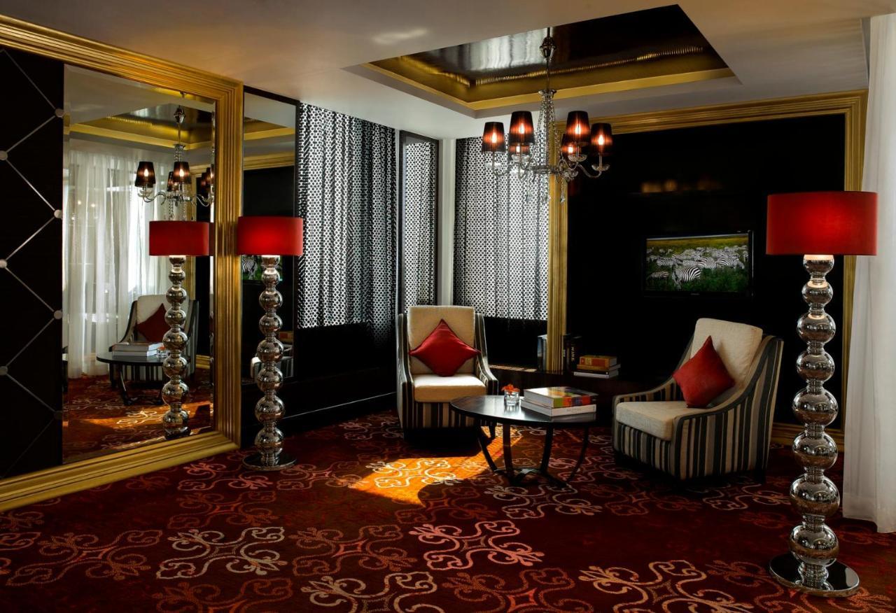 Sofitel Mumbai Bkc Hotell Exteriör bild A suite at the hotel