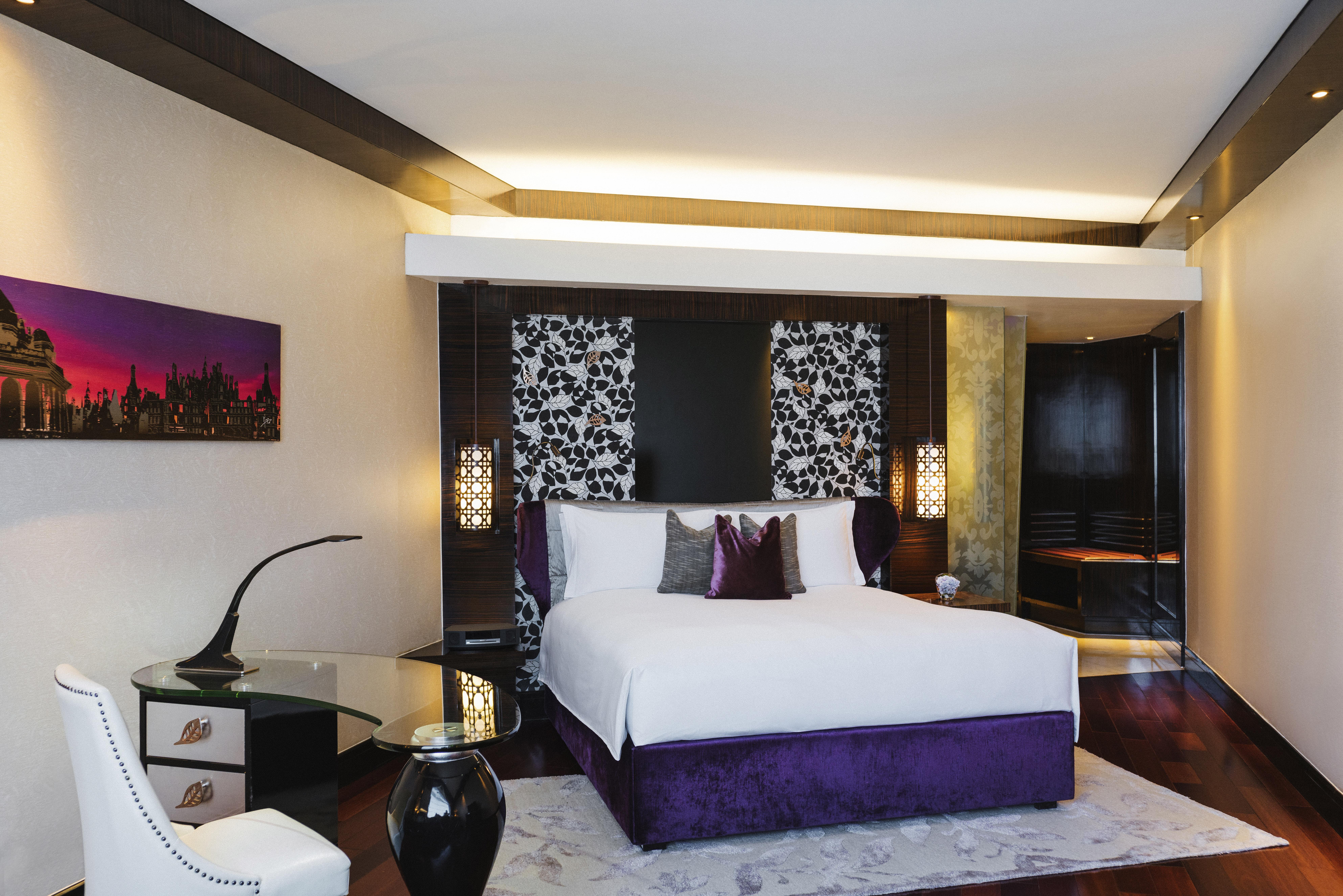 Sofitel Mumbai Bkc Hotell Exteriör bild A bedroom at the Taj Mahal Palace