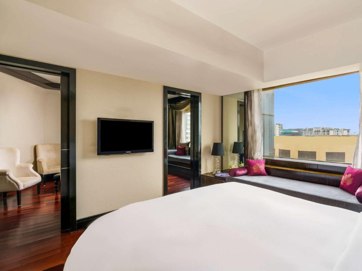 Sofitel Mumbai Bkc Hotell Exteriör bild A suite at the hotel