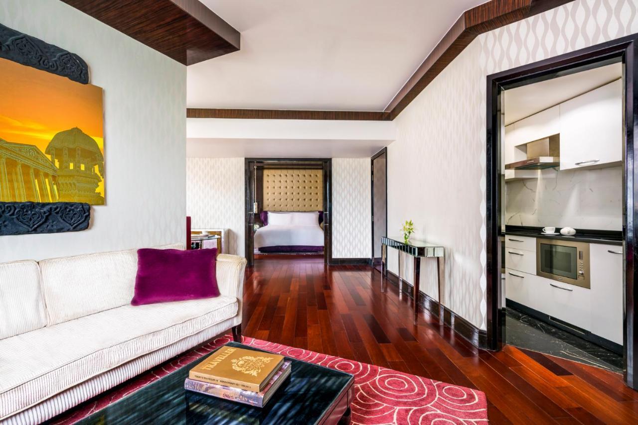 Sofitel Mumbai Bkc Hotell Exteriör bild A suite at the Taj Mahal Palace, Mumbai