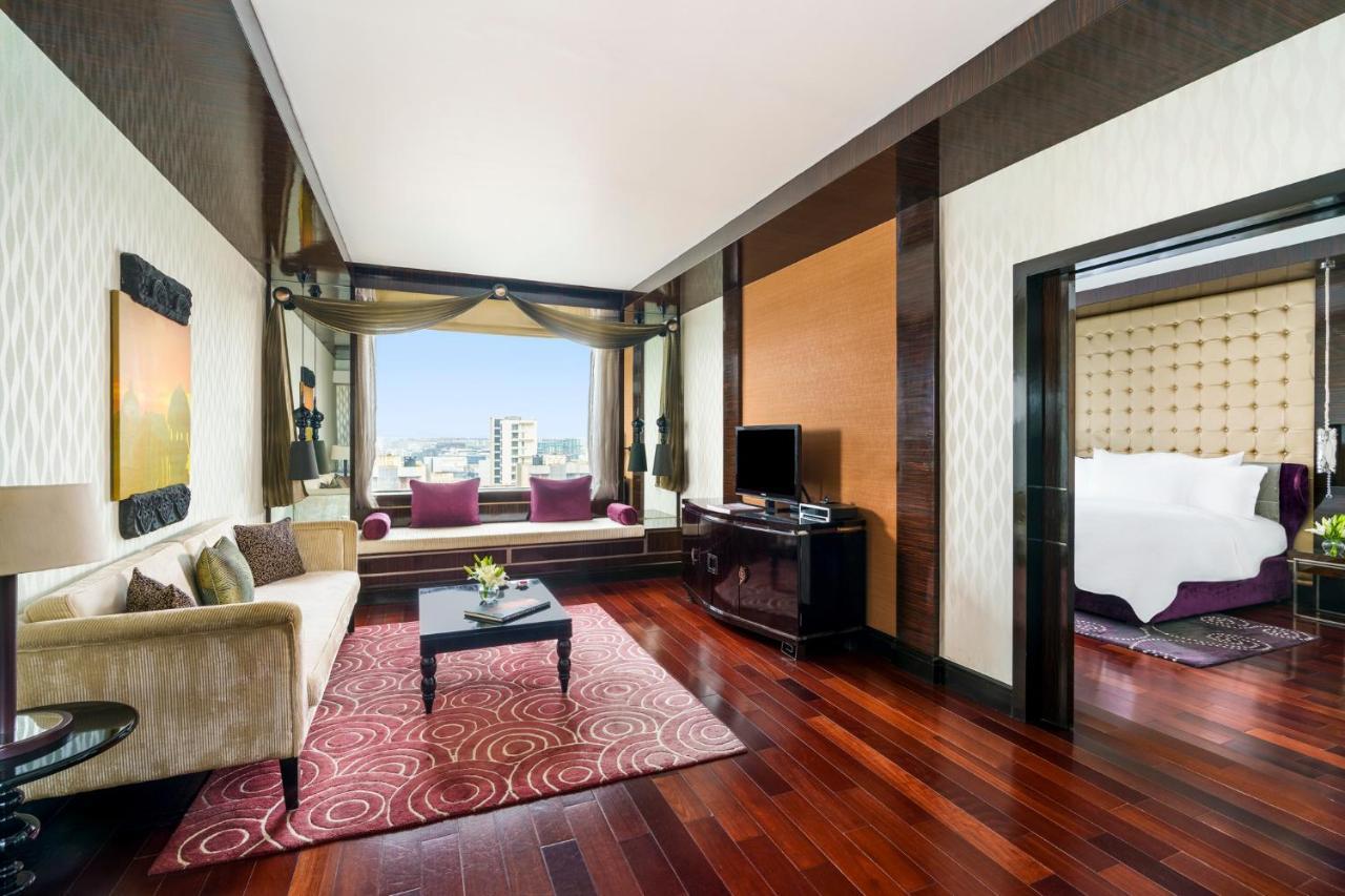 Sofitel Mumbai Bkc Hotell Exteriör bild Suite at the hotel