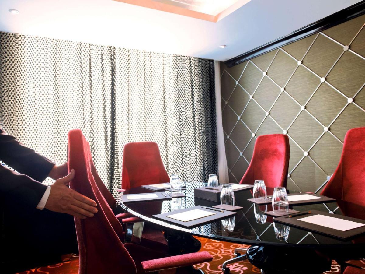 Sofitel Mumbai Bkc Hotell Exteriör bild