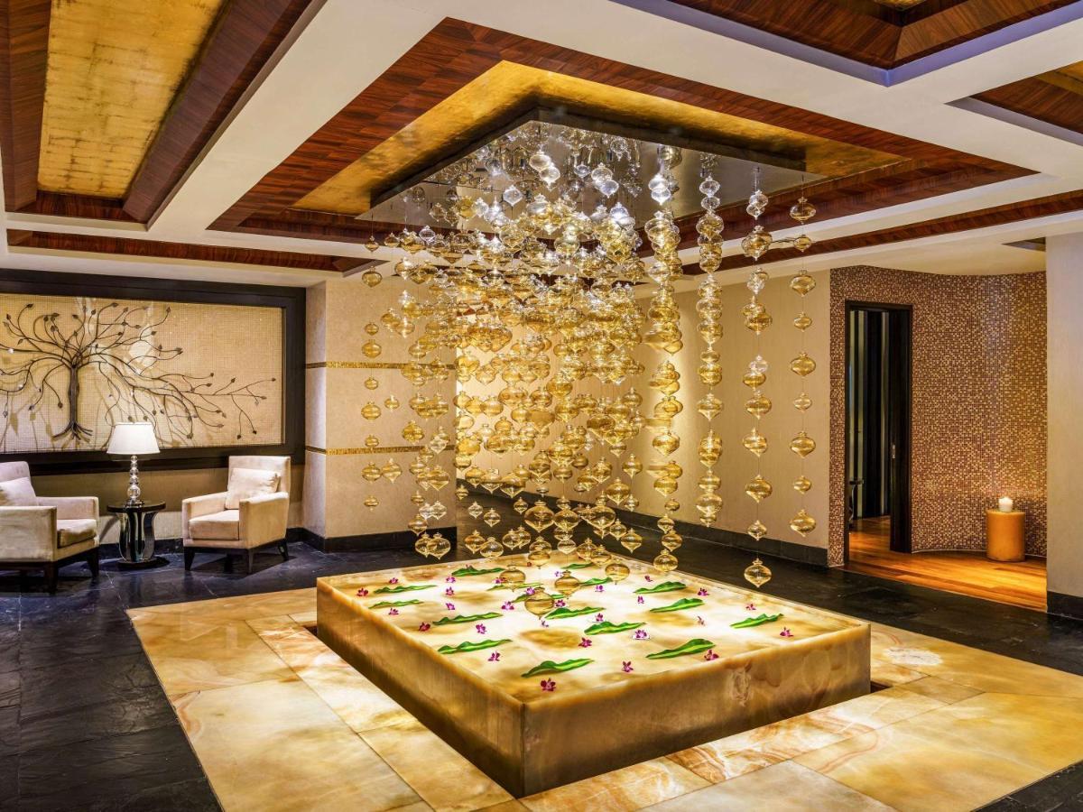 Sofitel Mumbai Bkc Hotell Exteriör bild The lobby of the Ritz-Carlton, DIFC