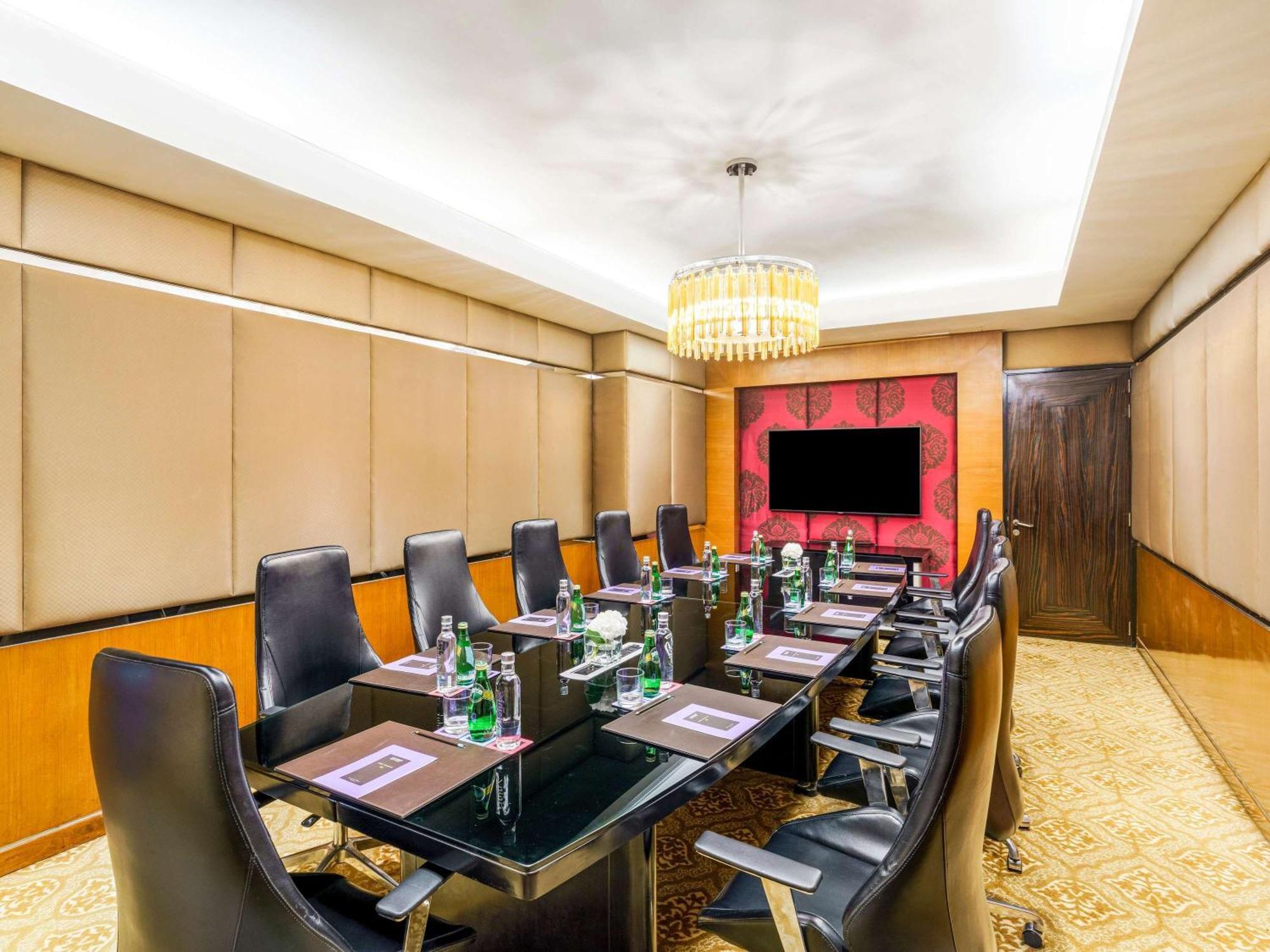 Sofitel Mumbai Bkc Hotell Exteriör bild Meeting room