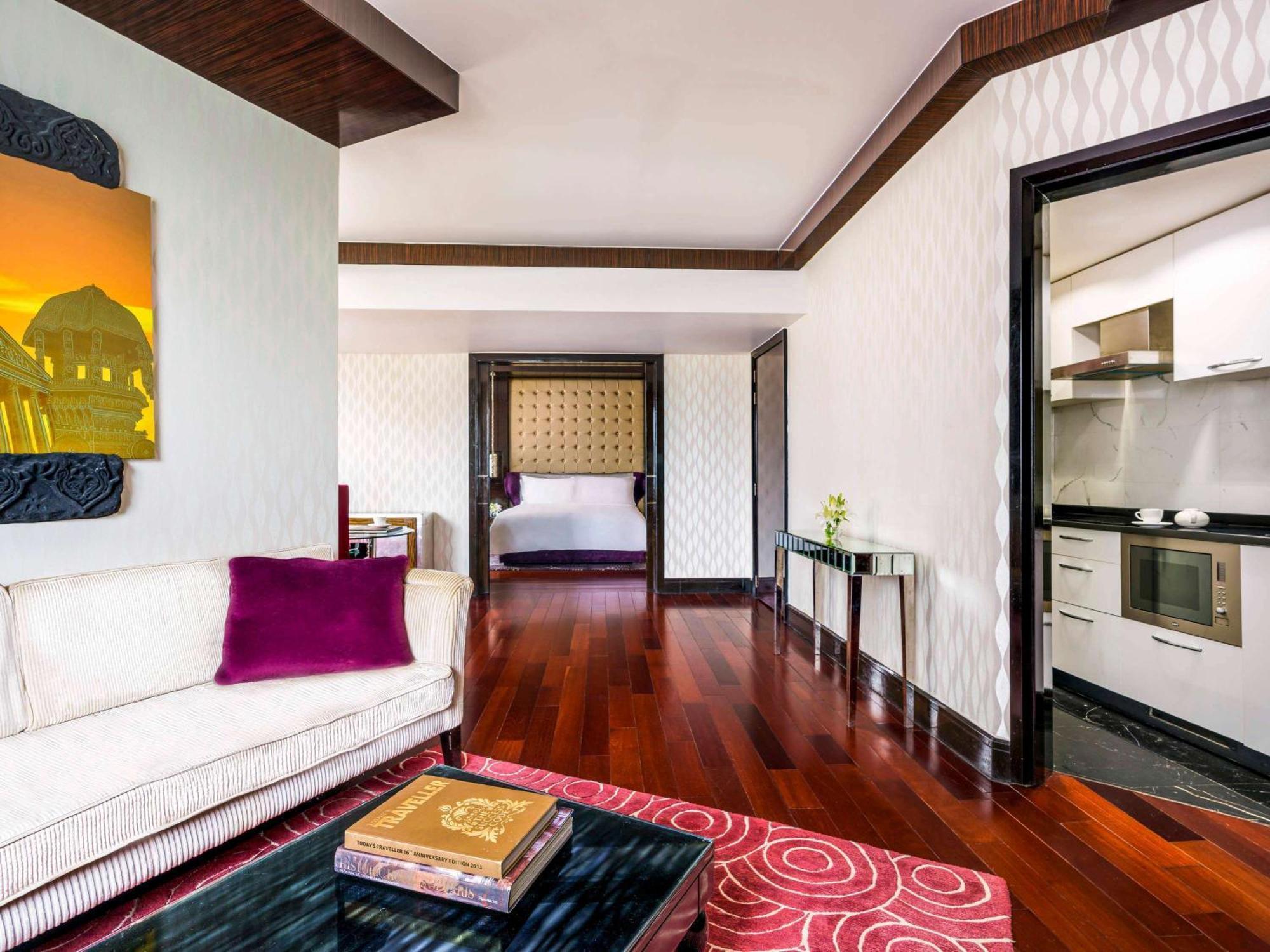Sofitel Mumbai Bkc Hotell Exteriör bild A suite at the Taj Mahal Palace, Mumbai